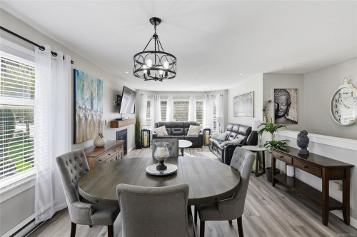 1866 Hawk Dr, Courtenay, BC 