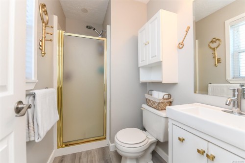 1866 Hawk Dr, Courtenay, BC 