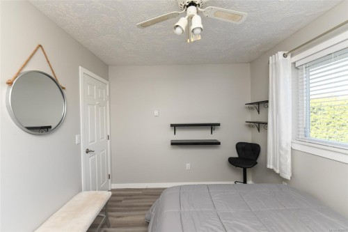 1866 Hawk Dr, Courtenay, BC 