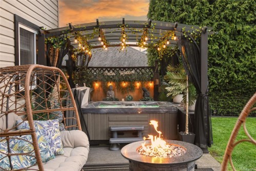 1866 Hawk Dr, Courtenay, BC 