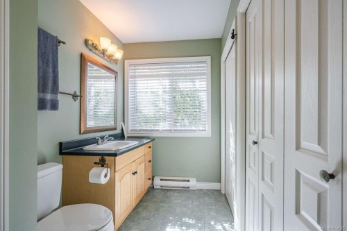 485 Head St, Esquimalt, BC 