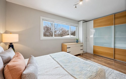 6943 Estoril Road, Mississauga, ON - Indoor Photo Showing Bedroom