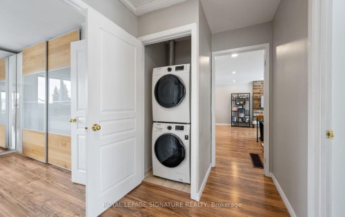 6943 Estoril Road, Mississauga, ON - Indoor Photo Showing Laundry Room