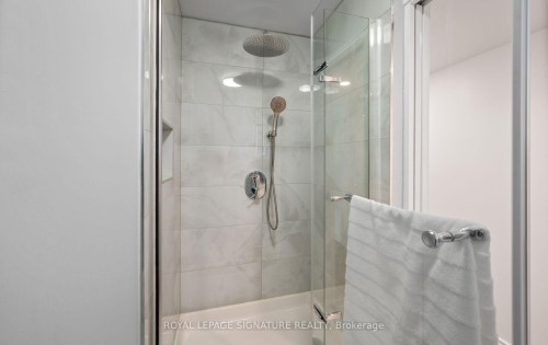 6943 Estoril Road, Mississauga, ON - Indoor Photo Showing Bathroom