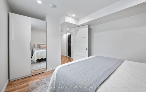 6943 Estoril Road, Mississauga, ON - Indoor Photo Showing Bedroom