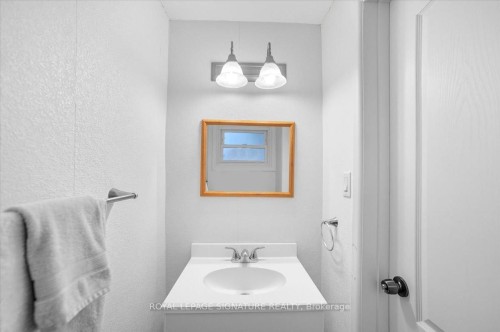 268 Cameron Street, Goderich, ON - Indoor Photo Showing Bathroom