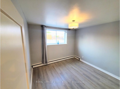 981 Mohawk Road E, Hamilton, ON - Indoor Photo Showing Other Room