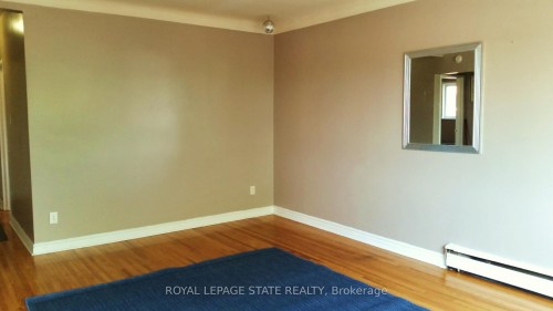 981 Mohawk Road E, Hamilton, ON - Indoor Photo Showing Other Room