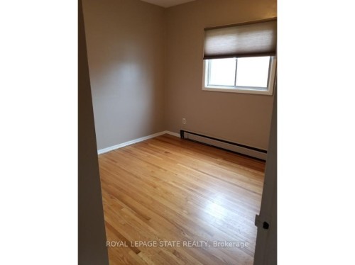 981 Mohawk Road E, Hamilton, ON - Indoor Photo Showing Other Room