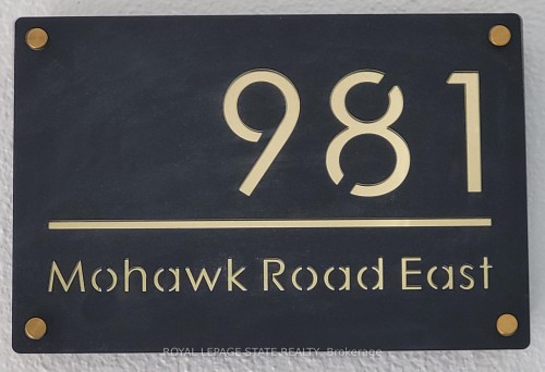 981 Mohawk Road E, Hamilton, ON - 