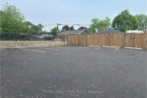 981 Mohawk Road E, Hamilton, ON - Outdoor