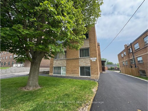 981 Mohawk Road E, Hamilton, ON - Outdoor