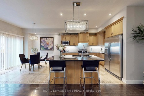 34 Forest Valley Crescent, Hamilton, ON - Indoor Photo Showing Kitchen With Stainless Steel Kitchen With Double Sink With Upgraded Kitchen