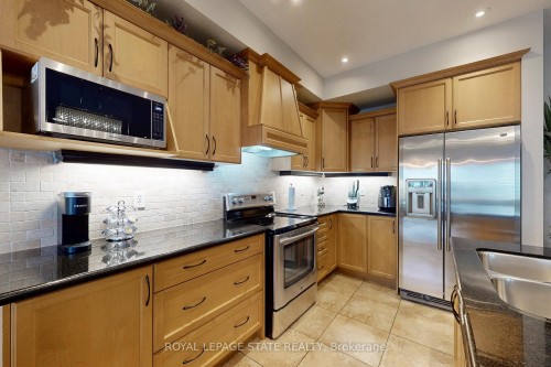 34 Forest Valley Crescent, Hamilton, ON - Indoor Photo Showing Kitchen With Stainless Steel Kitchen With Double Sink