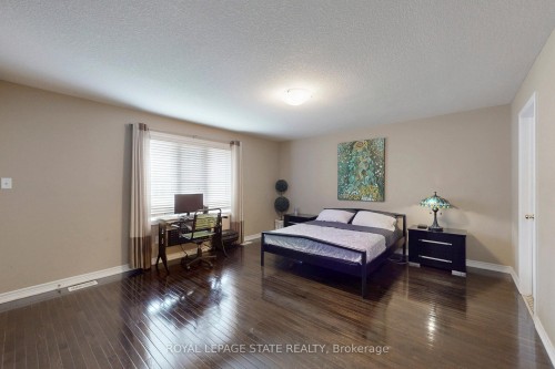 34 Forest Valley Crescent, Hamilton, ON - Indoor Photo Showing Bedroom