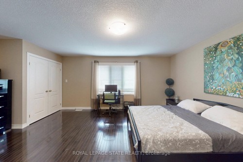 34 Forest Valley Crescent, Hamilton, ON - Indoor Photo Showing Bedroom