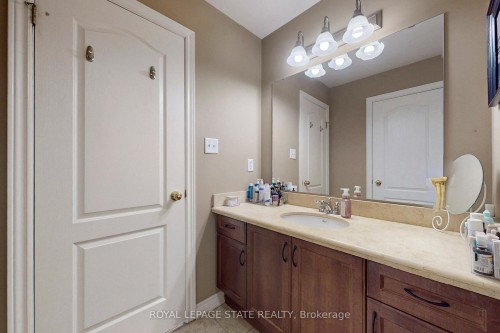 34 Forest Valley Crescent, Hamilton, ON - Indoor Photo Showing Bathroom