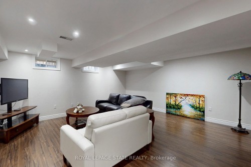 34 Forest Valley Crescent, Hamilton, ON - Indoor Photo Showing Other Room