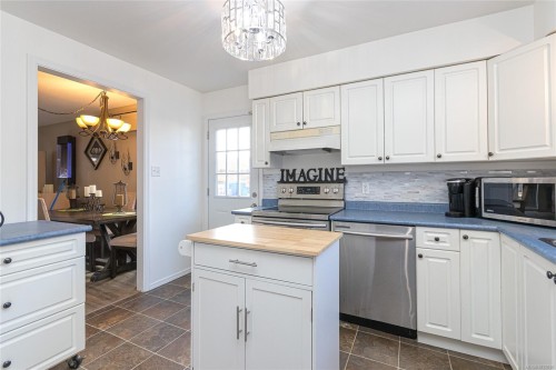 2834 Sooke Rd, Langford, BC - Indoor Photo Showing Kitchen