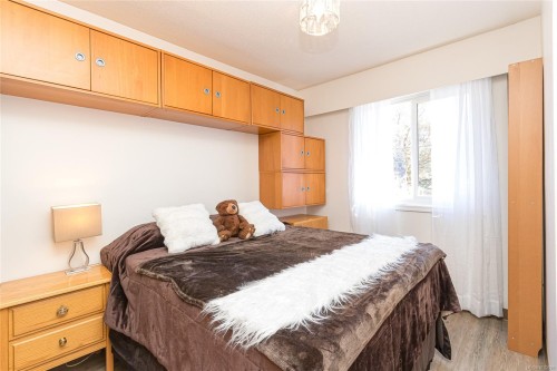 2834 Sooke Rd, Langford, BC - Indoor Photo Showing Bedroom