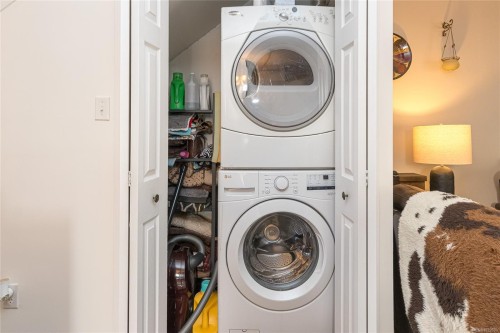 2834 Sooke Rd, Langford, BC - Indoor Photo Showing Laundry Room