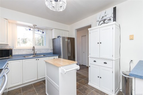 2834 Sooke Rd, Langford, BC - Indoor Photo Showing Kitchen With Double Sink