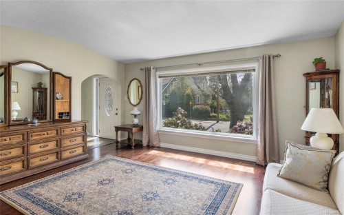 2324 Cranmore Rd, Oak Bay, BC 
