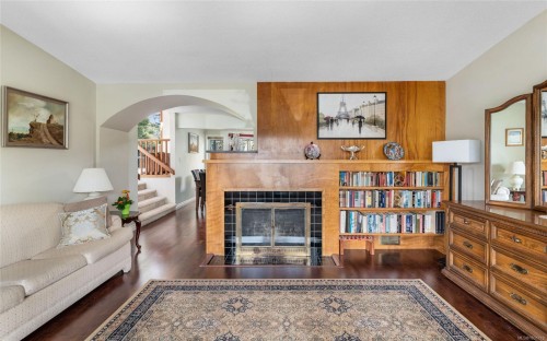 2324 Cranmore Rd, Oak Bay, BC 