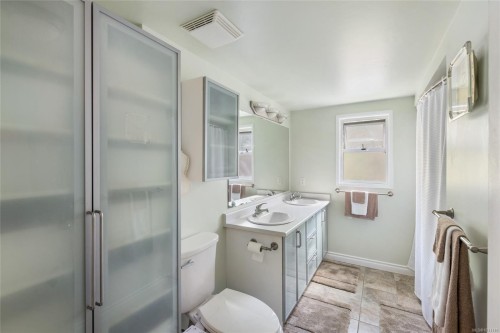 2324 Cranmore Rd, Oak Bay, BC 