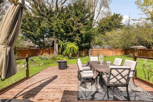 2324 Cranmore Rd, Oak Bay, BC 