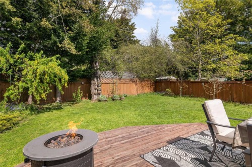 2324 Cranmore Rd, Oak Bay, BC 