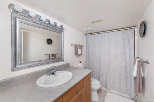 2324 Cranmore Rd, Oak Bay, BC 