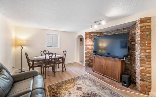 2324 Cranmore Rd, Oak Bay, BC 