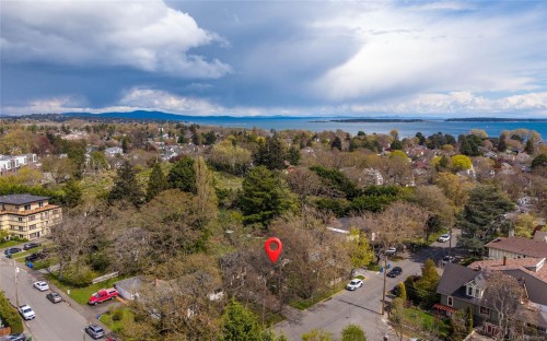 2324 Cranmore Rd, Oak Bay, BC 