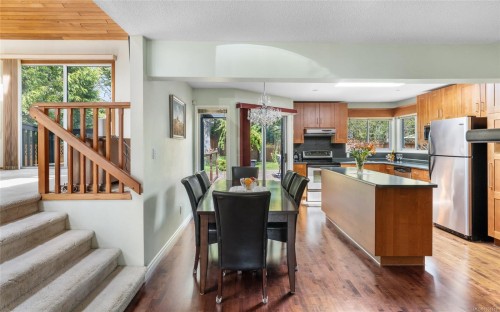 2324 Cranmore Rd, Oak Bay, BC 