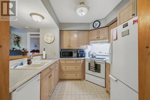 408 - 121 Water Street W, Cornwall, ON - Indoor Photo Showing Kitchen