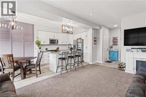 88 Severino Circle, Smithville, ON - Indoor With Fireplace