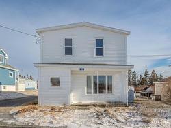 52 Pepperell Street Louisbourg, NS B1C 1L9