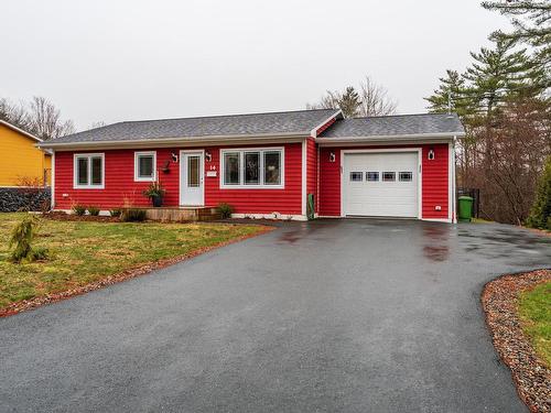 14 Hillside Drive, Bridgewater, NS 