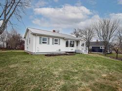 18 Boylston Avenue  Amherst, NS B4H 3X1