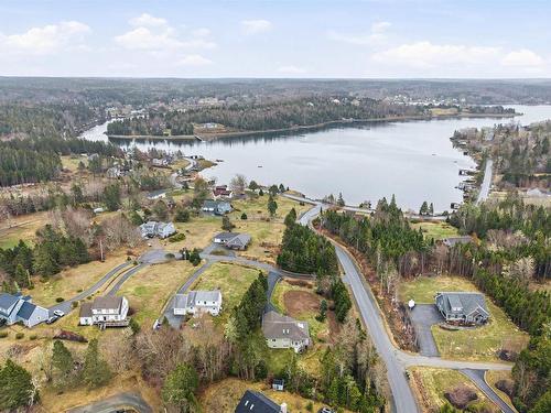 2 Deer Run, Glen Haven, NS 