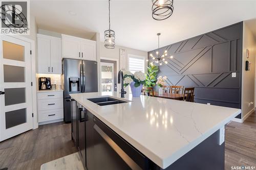 1007 Maplewood Drive, Moose Jaw, SK - Indoor Photo Showing Kitchen With Double Sink With Upgraded Kitchen