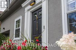 215 SPRINGFIELD ROAD  Ottawa, ON K1M 0L1