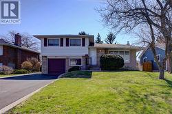 44 RAYNE Avenue  Oakville, ON L6H 1C2