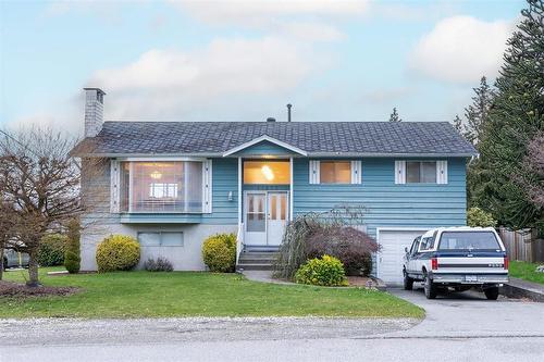 11275 Kendale Way, Delta, BC - Outdoor With Facade