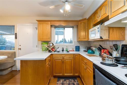 11275 Kendale Way, Delta, BC - Indoor Photo Showing Kitchen