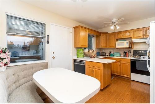 11275 Kendale Way, Delta, BC - Indoor Photo Showing Kitchen