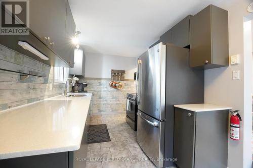 632 Dundas Crescent, Cornwall, ON - Indoor Photo Showing Kitchen