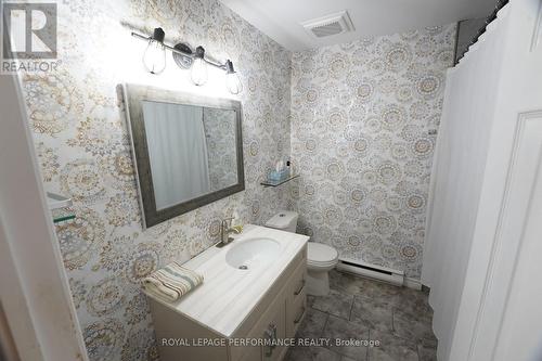 632 Dundas Crescent, Cornwall, ON - Indoor Photo Showing Bathroom