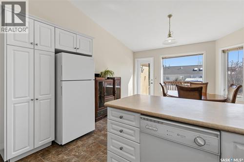 414 Adaskin Cove, Saskatoon, SK - Indoor Photo Showing Kitchen